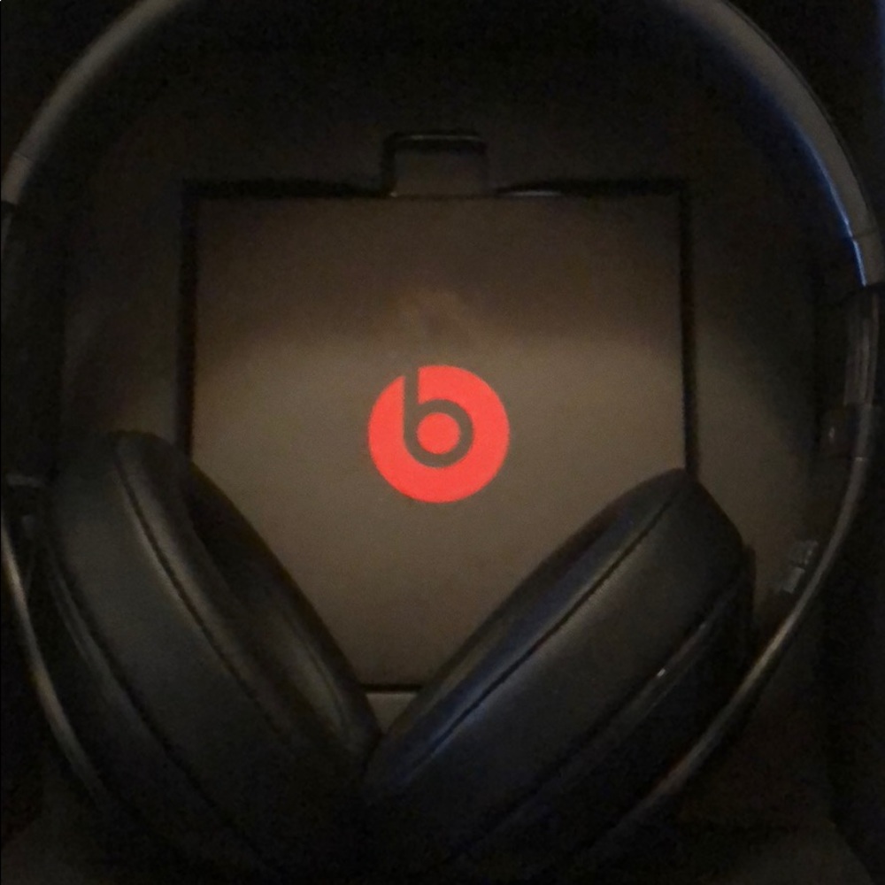 Beats studio almost new